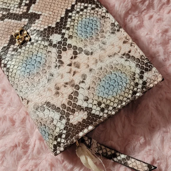 Hard To Find! Jessica Simpson large bifold/zip-around wallet. - Picture 14 of 16